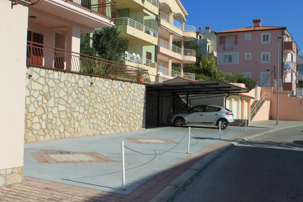 Apartments With A Parking Space Rabac, Labin - 7429 Exterior photo