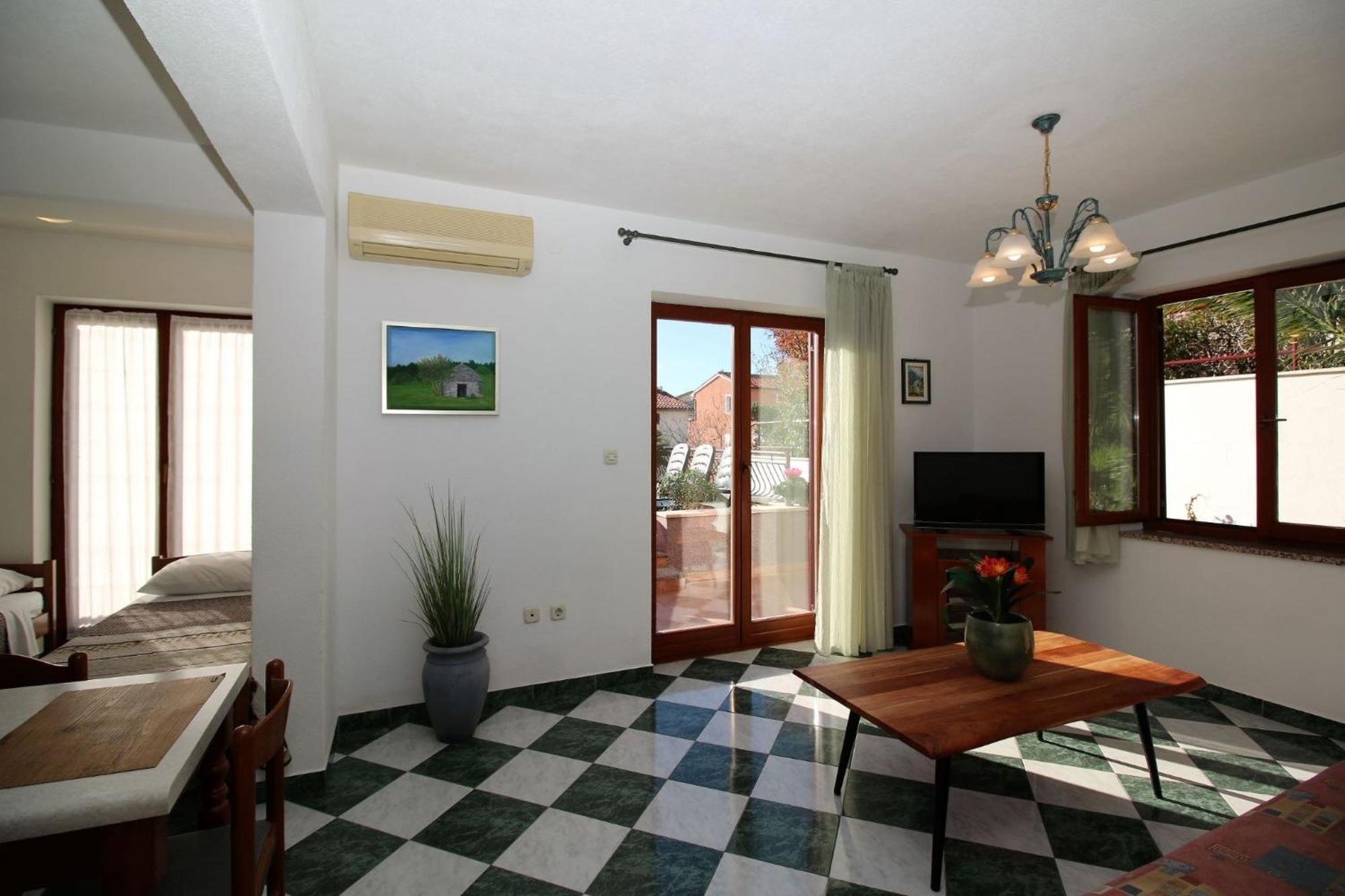 Apartments With A Parking Space Rabac, Labin - 7429 Exterior photo